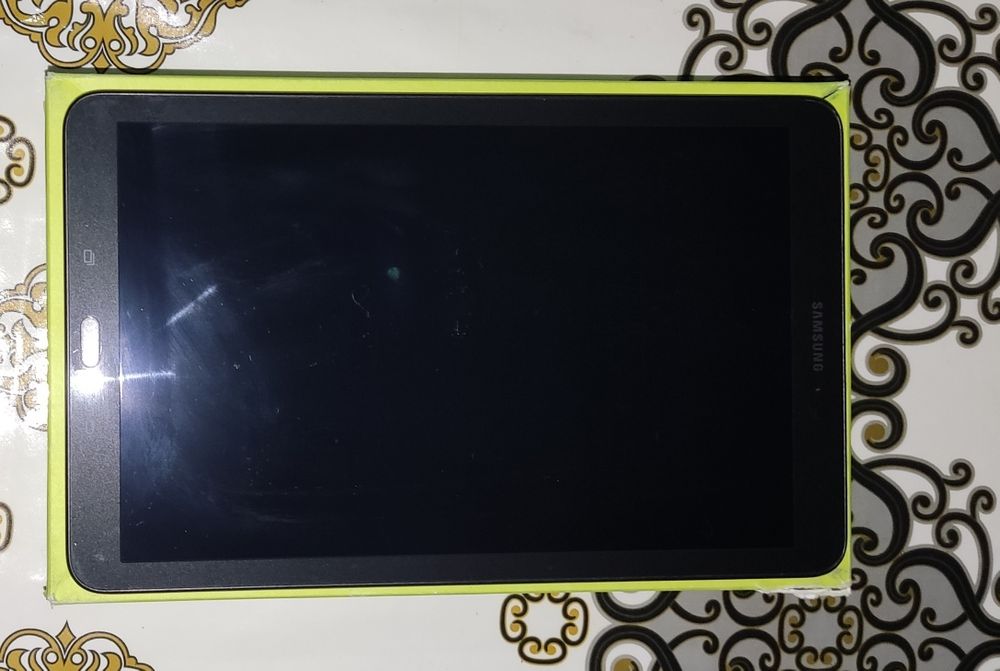 СРОЧНО! Продам планшет Samsung Galaxy TabE.