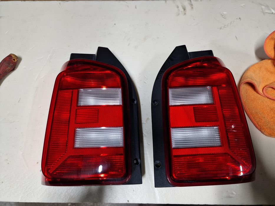 Lampa tripla stop spate cu usi vw t6 transporter caravelle multivan