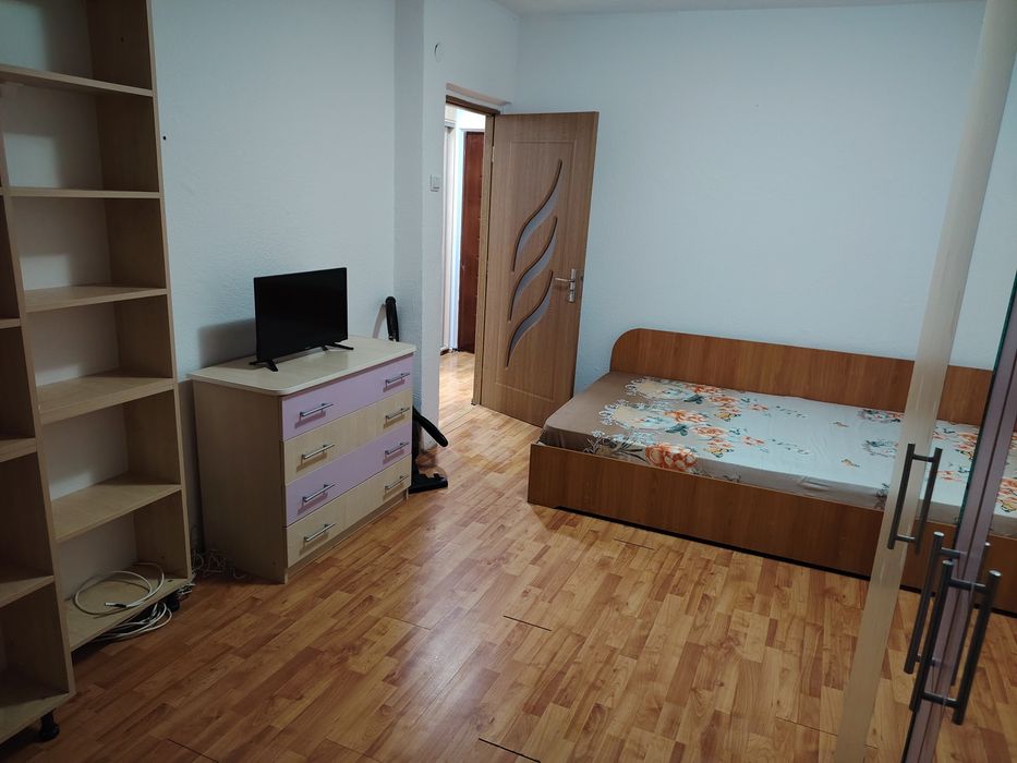 Vand garsonieră mobilata 28mp, Et.1 / Autogara Vulturul, Mioveni /Pretabil ca investiție pt. închiriere