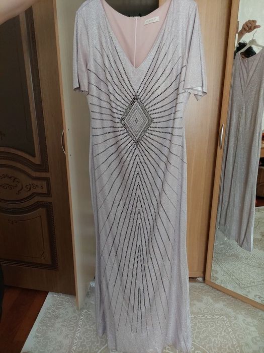 Платье вечернее, в отличном состоянии