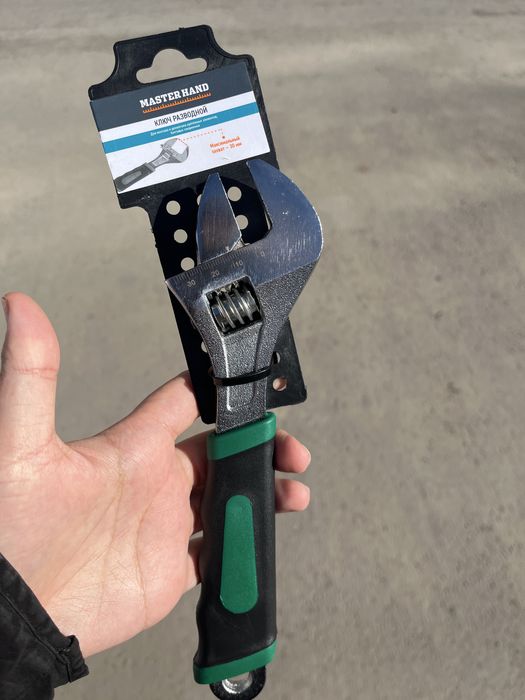 Ключ разводной, регулируется от 0 до 30 мм