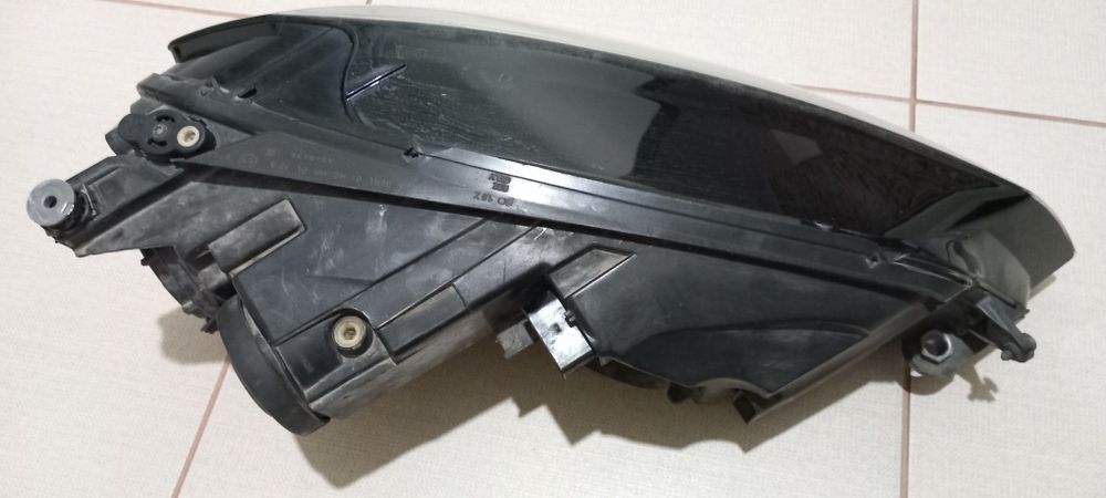 De vânzare far stănga ww golf 7 an2012-2015 complet .