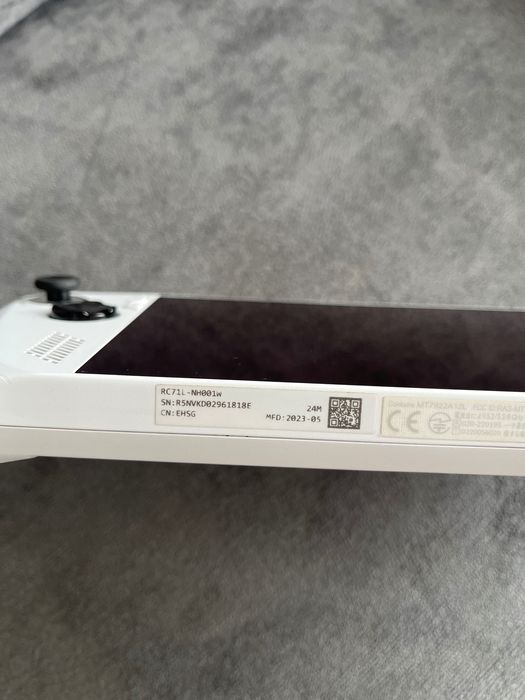 Vând Rog Ally Z1 Extreme