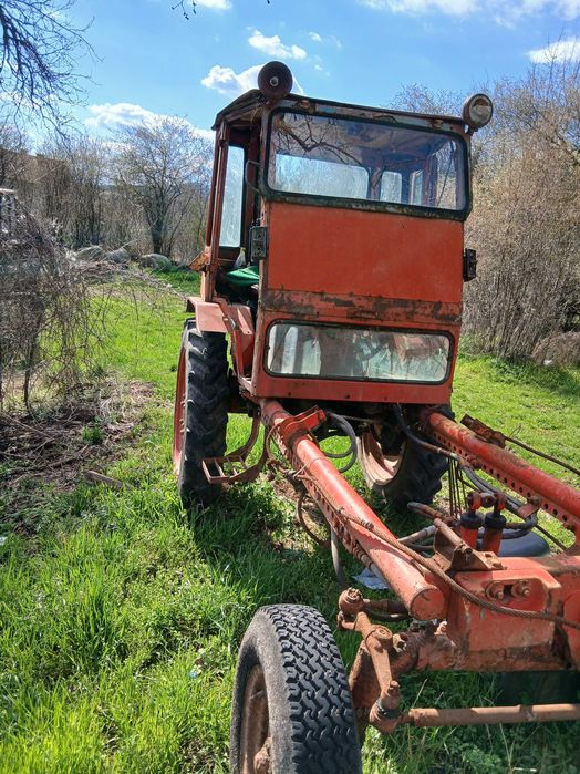 Продавам шаси Т16М.Цена: 2260 евро.Коментар на цената на място.