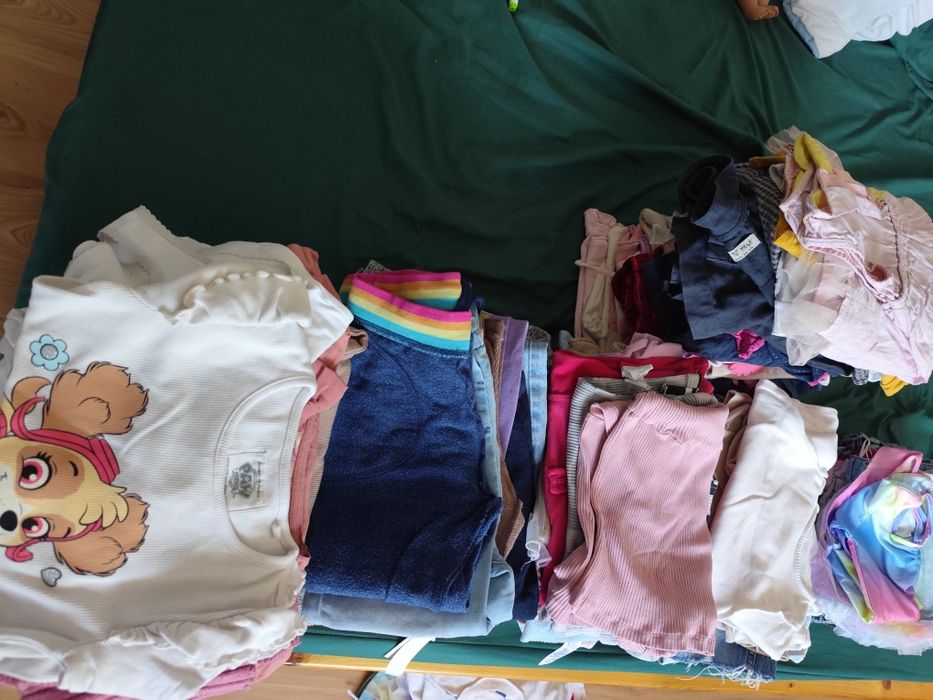Lot haine fetițe mărime 104-110 cm