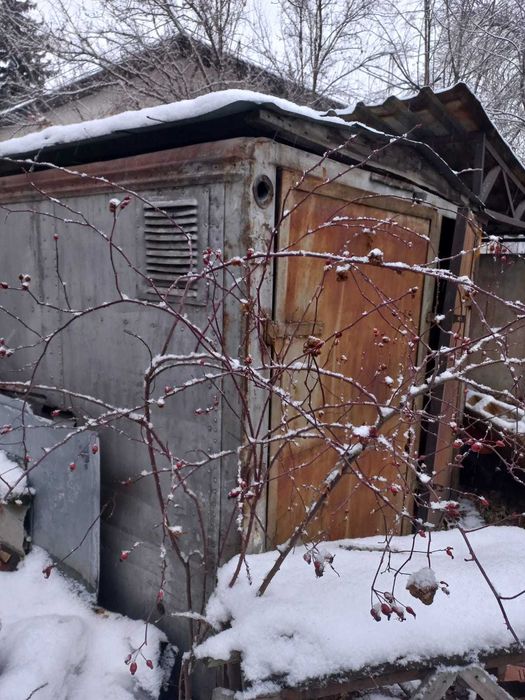 Металлический гараж/будка