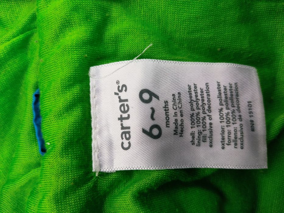 Overall cu glugă Carter's, pentru vârsta de 6-9 luni.