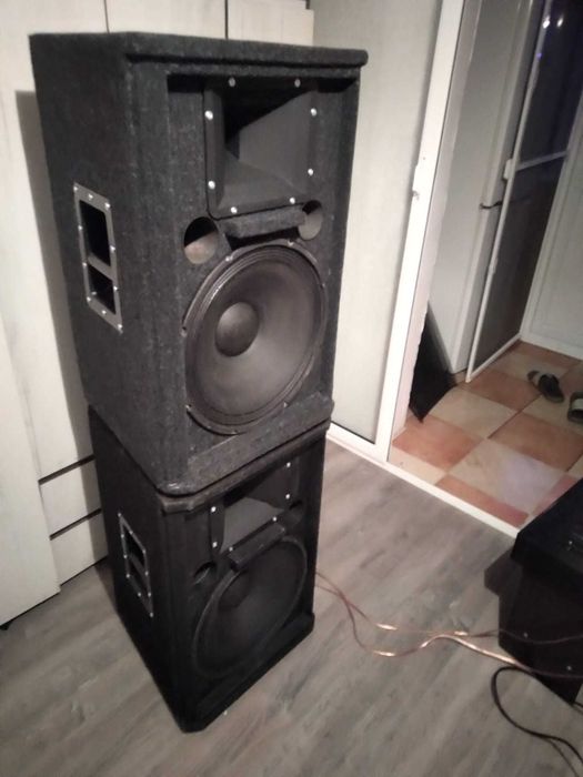 Vând urgent boxe eminence originale