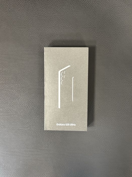 Продавам чисто нов Samsung S25 ULTRA 512 GB
