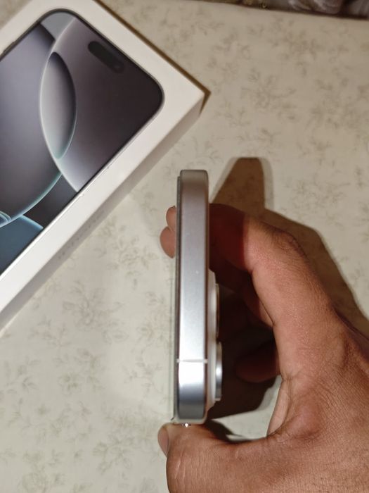 iPhone 16 pro 128 Гб аккумулятор 100%