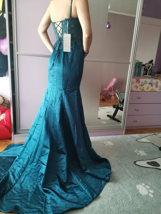 Официална Бална рокля 36/38 размер С. Ново