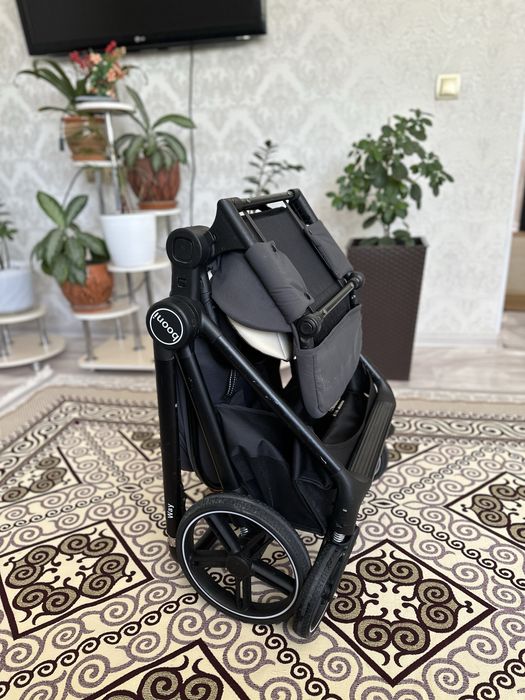 Продается коляска Booni Way