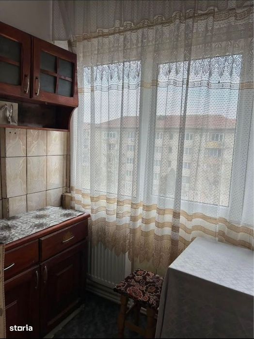 Vand apartament 2 camere Motru - centru