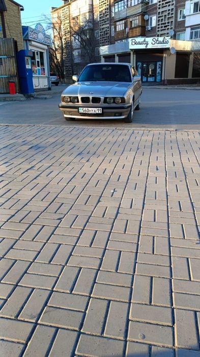 Продам машину  BMW срочно