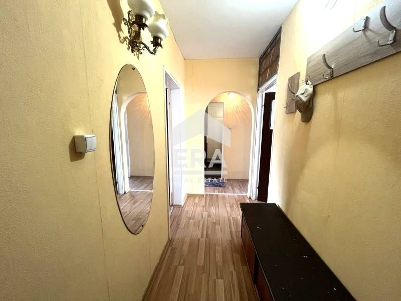 Тристаен апартамент в ж.к. Младост 4