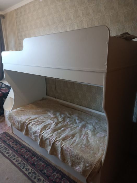 Продам двухэтажную кровать