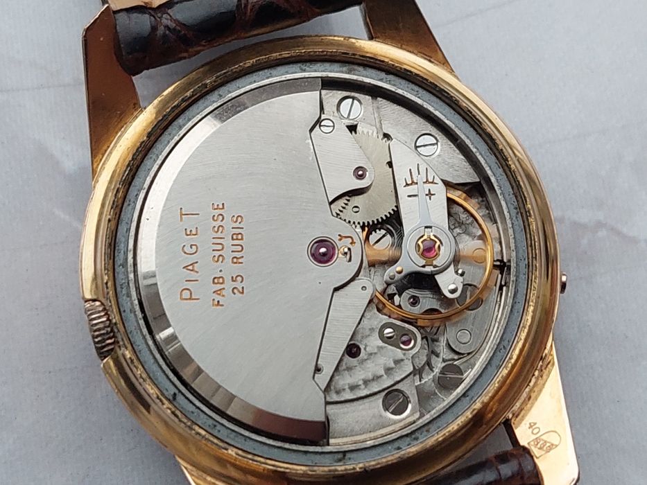 Ceas Piaget Pie Pan Calendar automatic aur otel, colectie