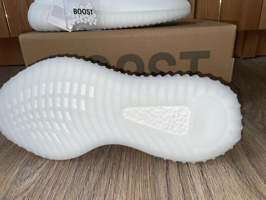 adidas Yeezy Boost 350 v2