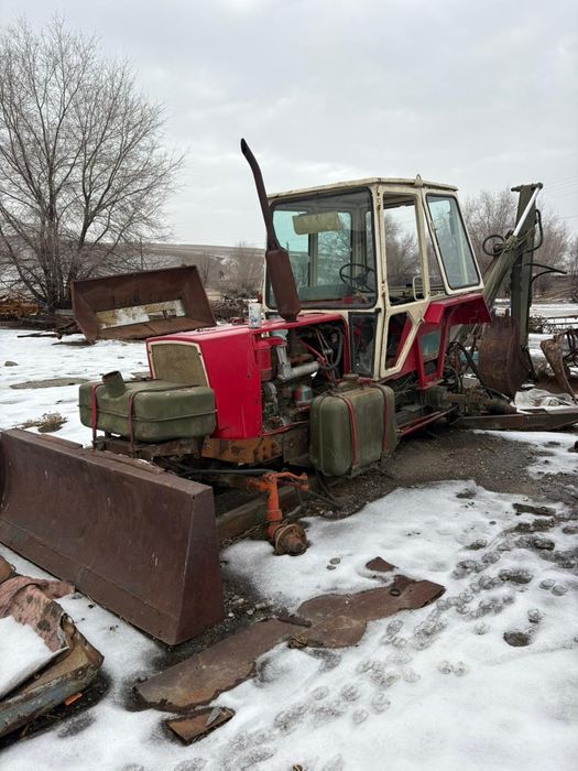 Продам трактора и комбайны