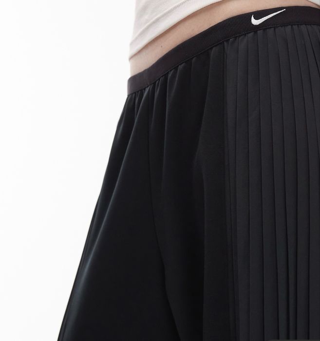 Широк панталон Nike