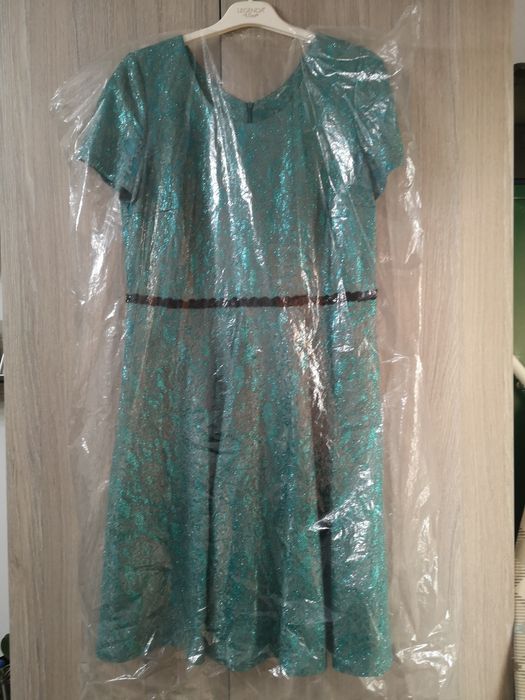 Vând rochie verde
