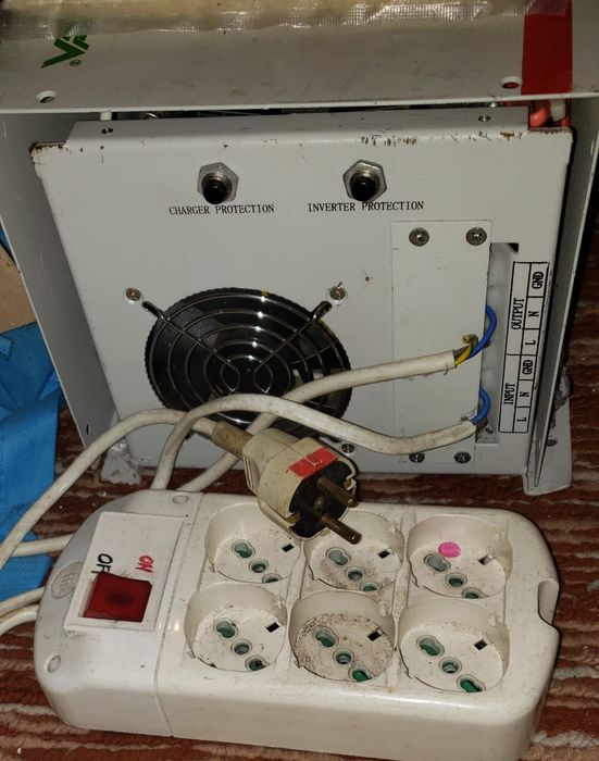 E și UPS, și Invertor_5Kw, Undă_Sinusoidală_Pură, Greutate_28Kg.