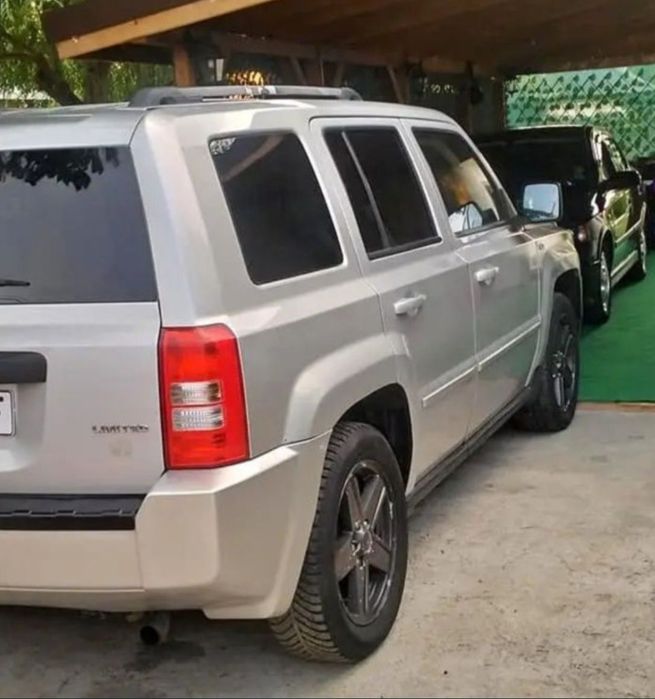 Jeep Patriot în stare bună de funcționare. Motor și alte piese de. Vâ