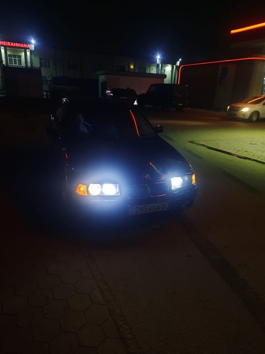 BMW E36 в среднем состояние