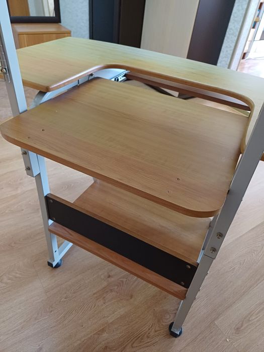 Стол компьютерный продам
