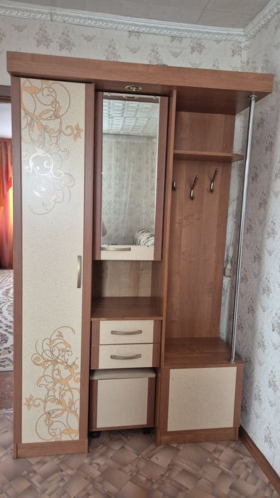 Продам мебель б/у , морозильник MIdea