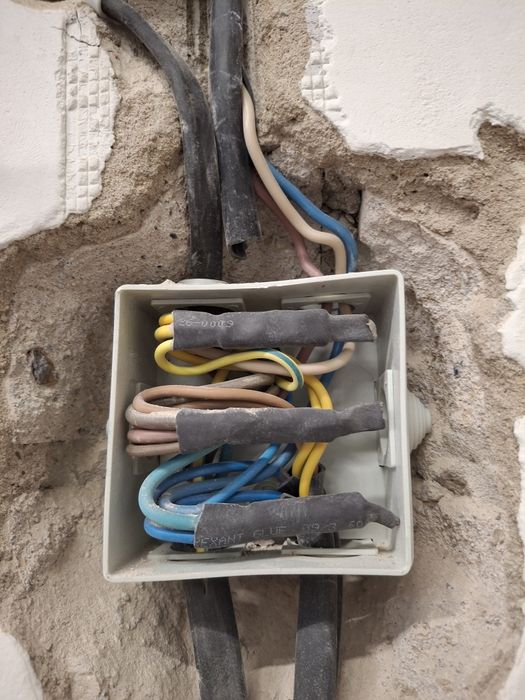 Электрик монтажник