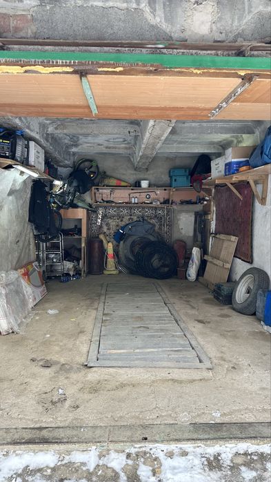 Гараж в центре города Анаркулова 8