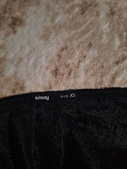 Черен топ с пайети