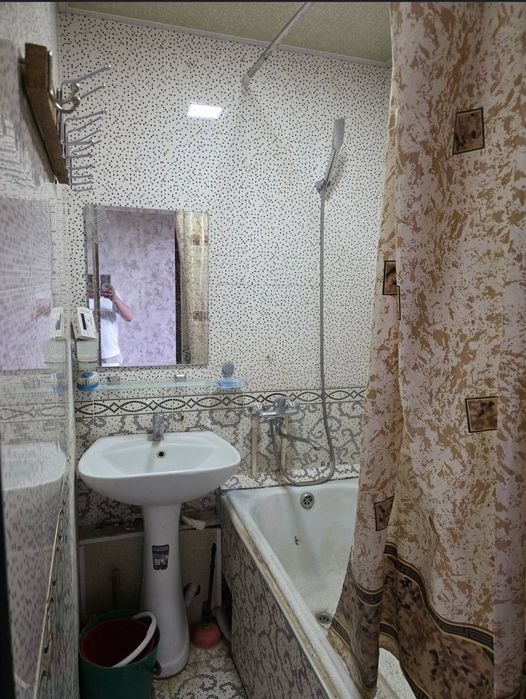 Срочно задаётся квартира 2х комнатная адреса Вагзал  300$