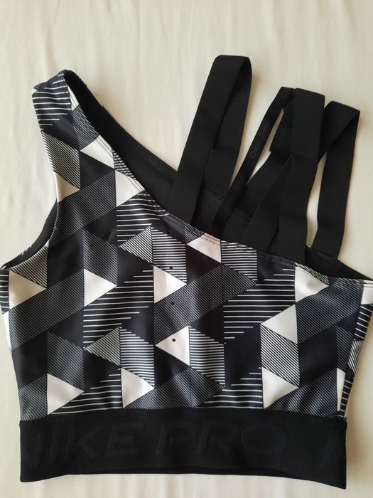 Спортно бюстие на Nike xxs,xs