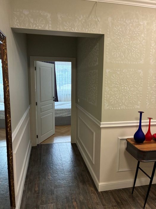 Дава се под наем Четиристаен апартамент в Плевен, Широк център - 96 кв.м за 249368.07 € - Снимка #1