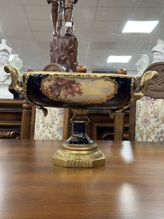 Fructiera deosebita din portelan pictat si elemente bronz