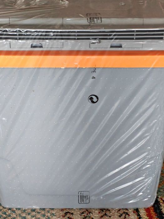 Чисто нова хладилна чанта Crivit-29L  12/220v