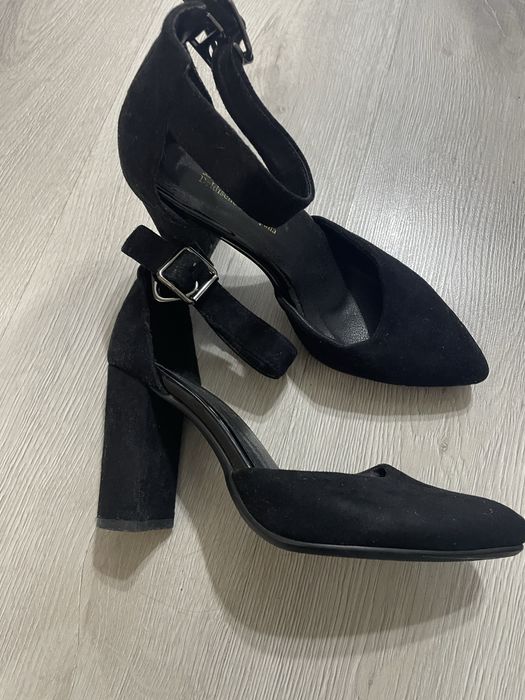 Продам туфли и босоножки 35 размера