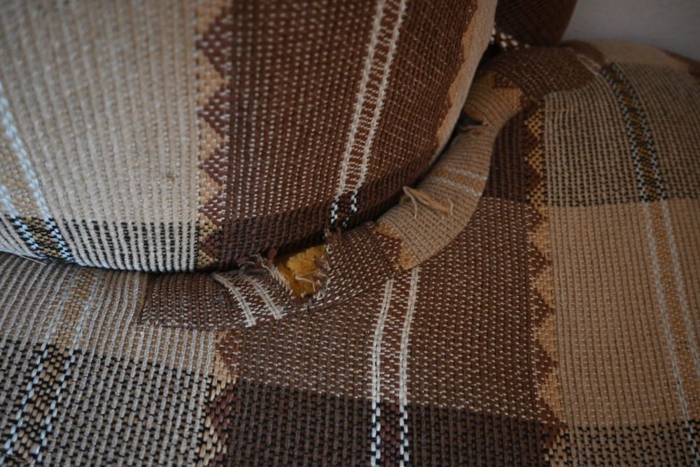 Запазен разтегателен ъглов диван