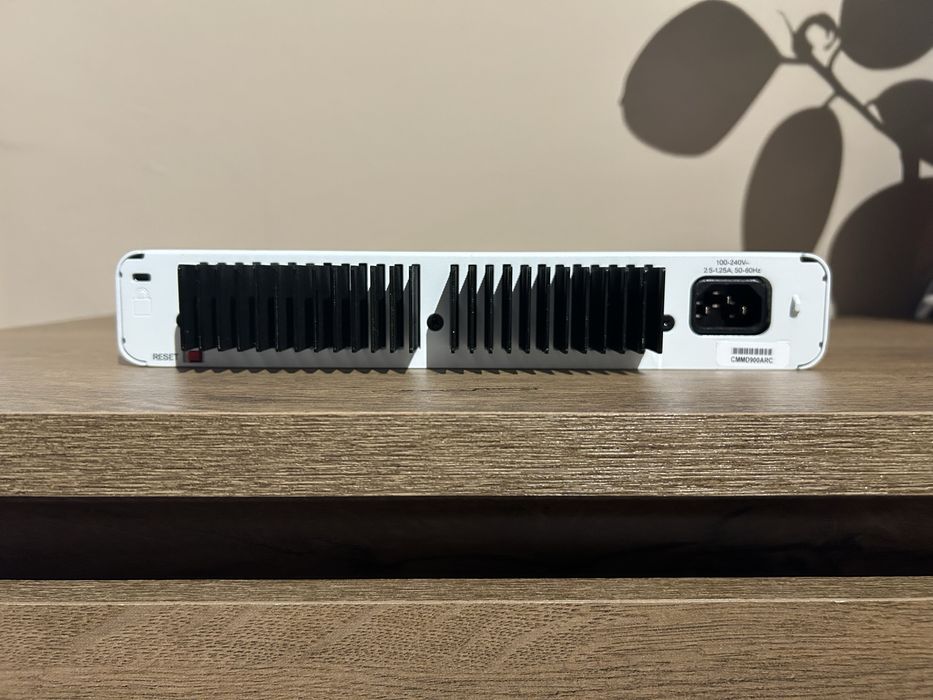 Cisco Catalyst WS-C3560CG-8PC-S – 8× Gigabit PoE+ суич