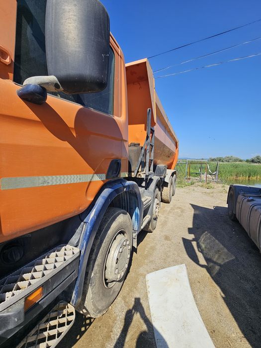 Se vinde Scania 8×4 si cap tractor