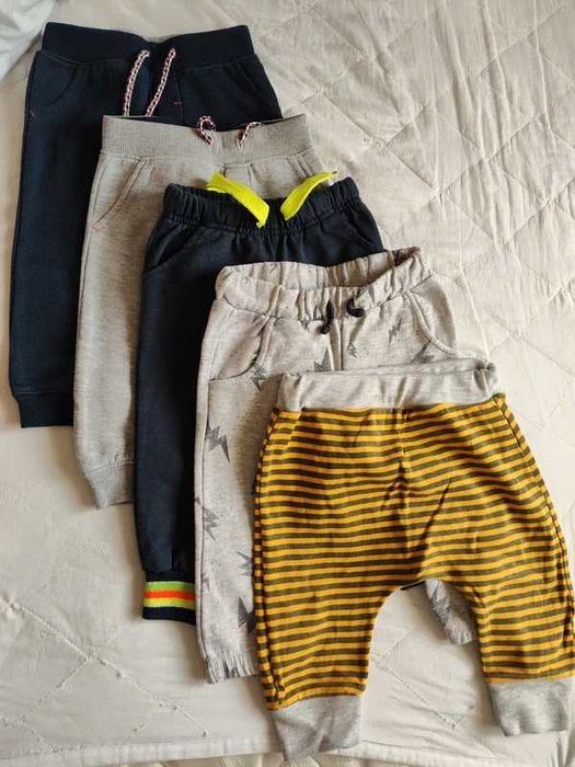 Pantaloni lungi 9-12 luni (mărimea 74-80 cm)