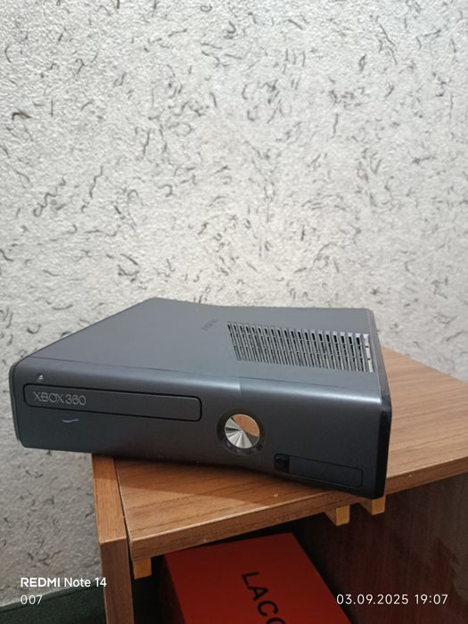 XBOX 360 slim yangided