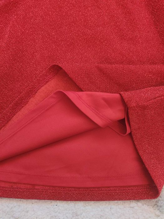 Детска червена роля