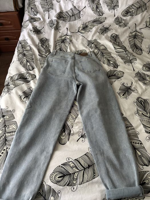 Продам джинсы бананы размер 44-46