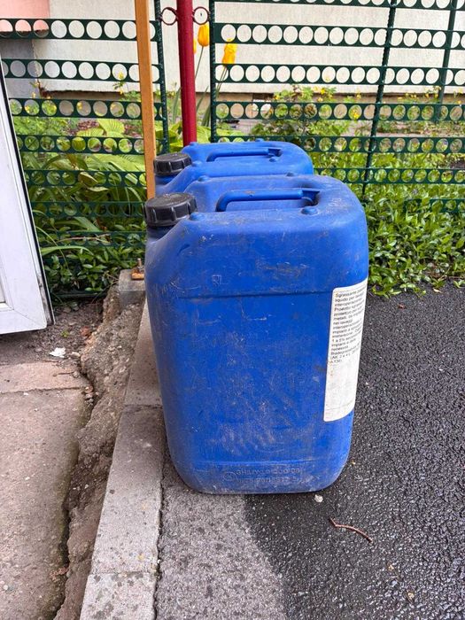 2 bidoane benzina sau pentru alte lichide