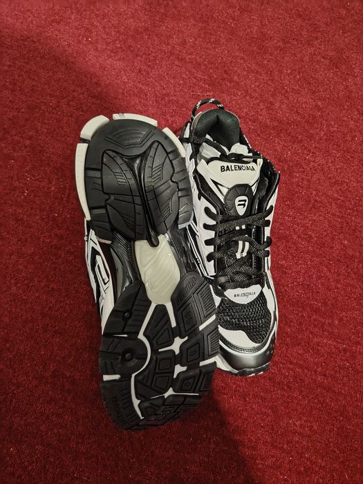 Balenciaga runners
