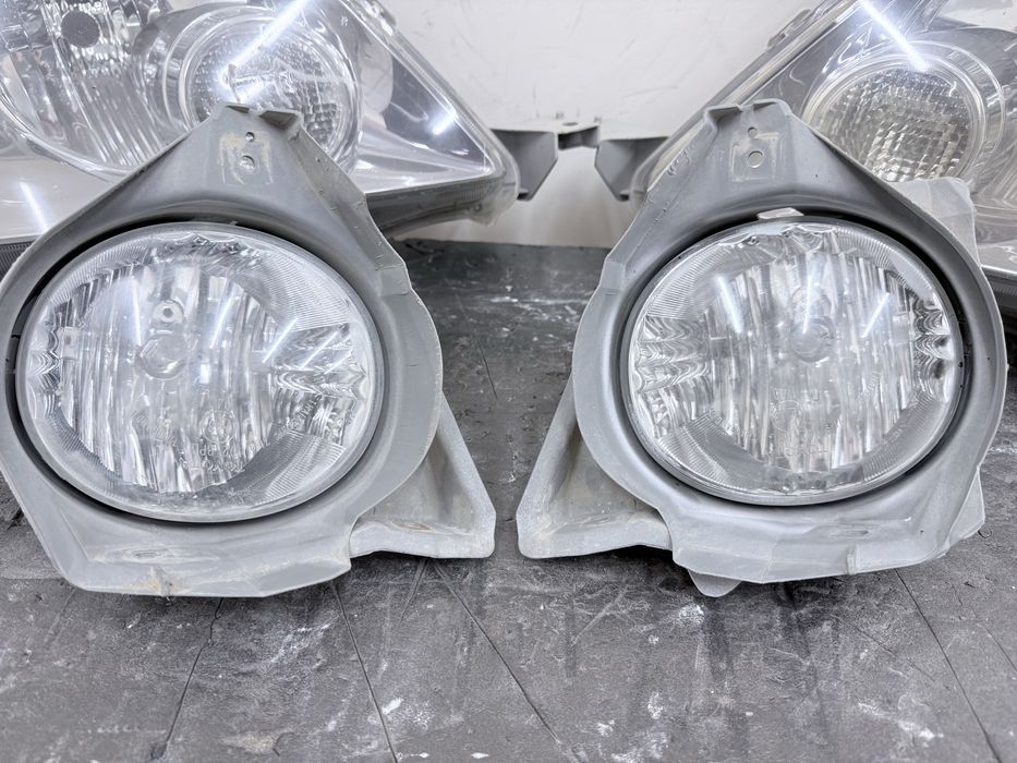 Фары Toyota Fortuner 2007