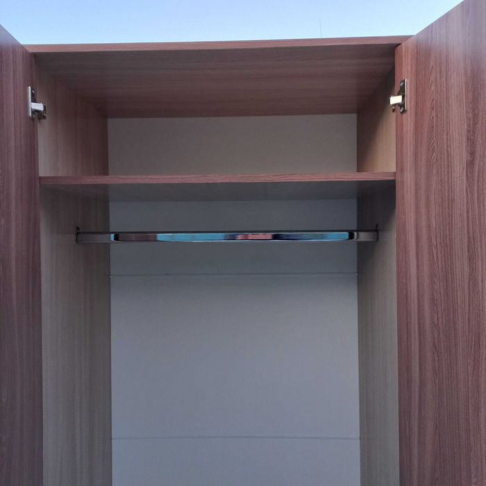 Шкаф  для  одежды.